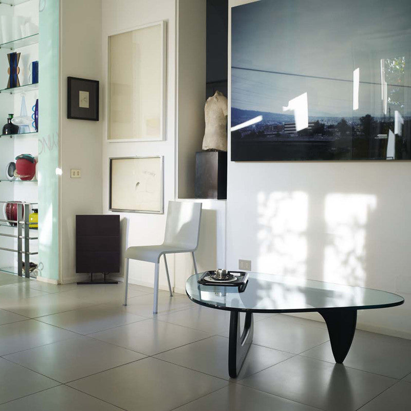 Coffee Table, un design icon semnat Isamu Noguchi, produs de Vitra