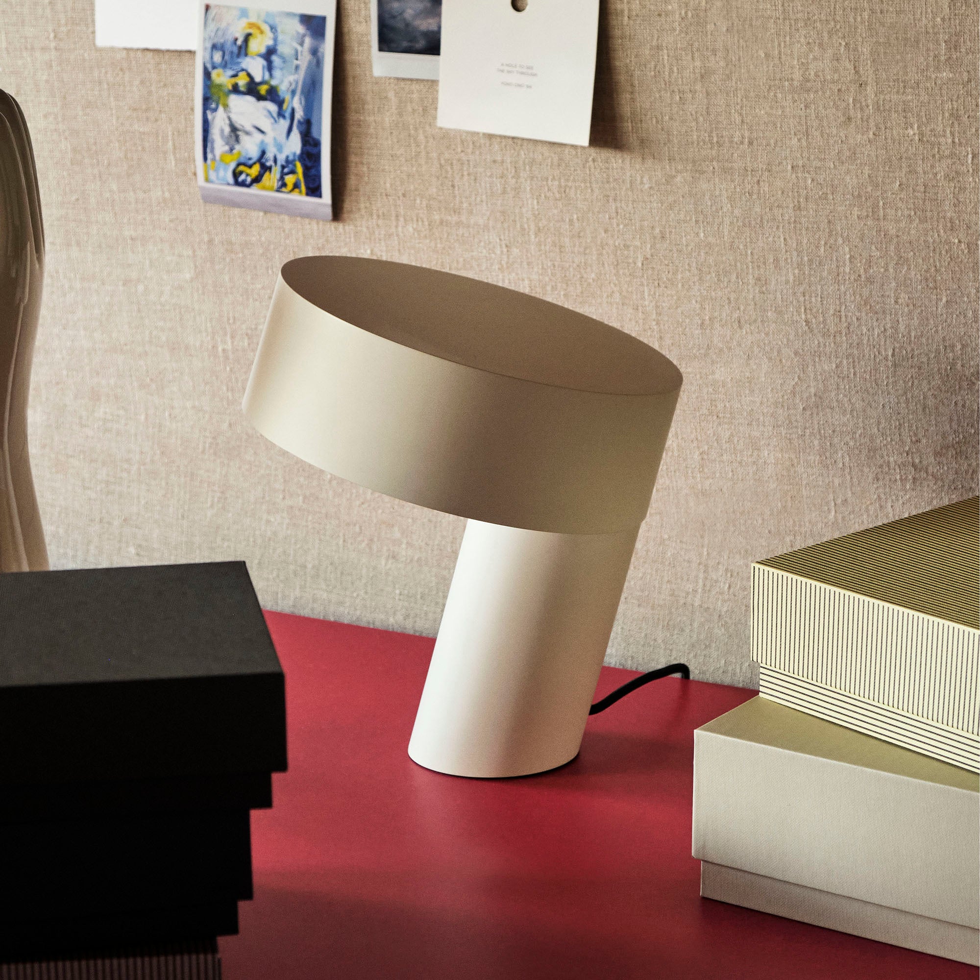 Slant Lamp, lampă de masă sau birou