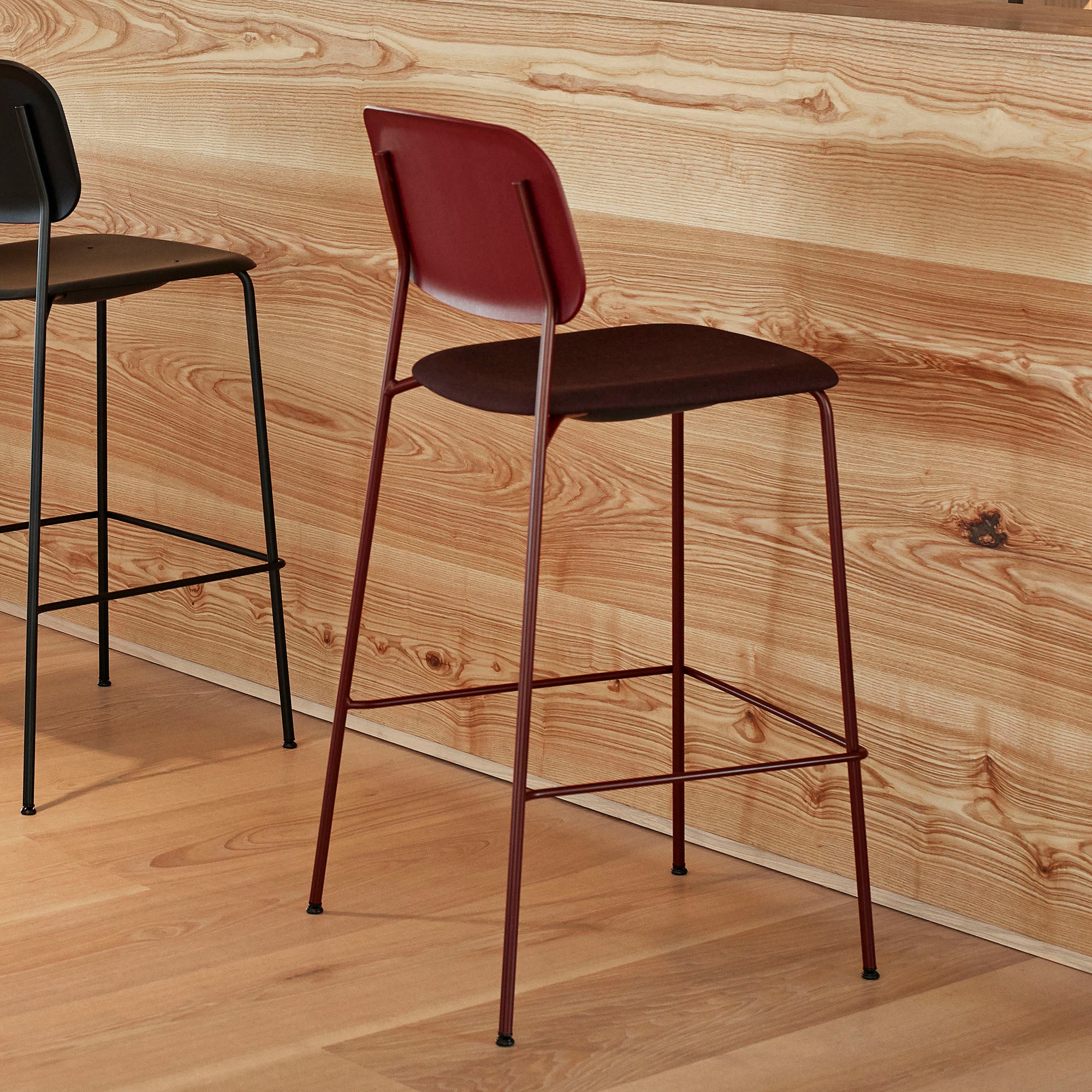 Soft Edge 95 Bar Stool Low, scaun de bar