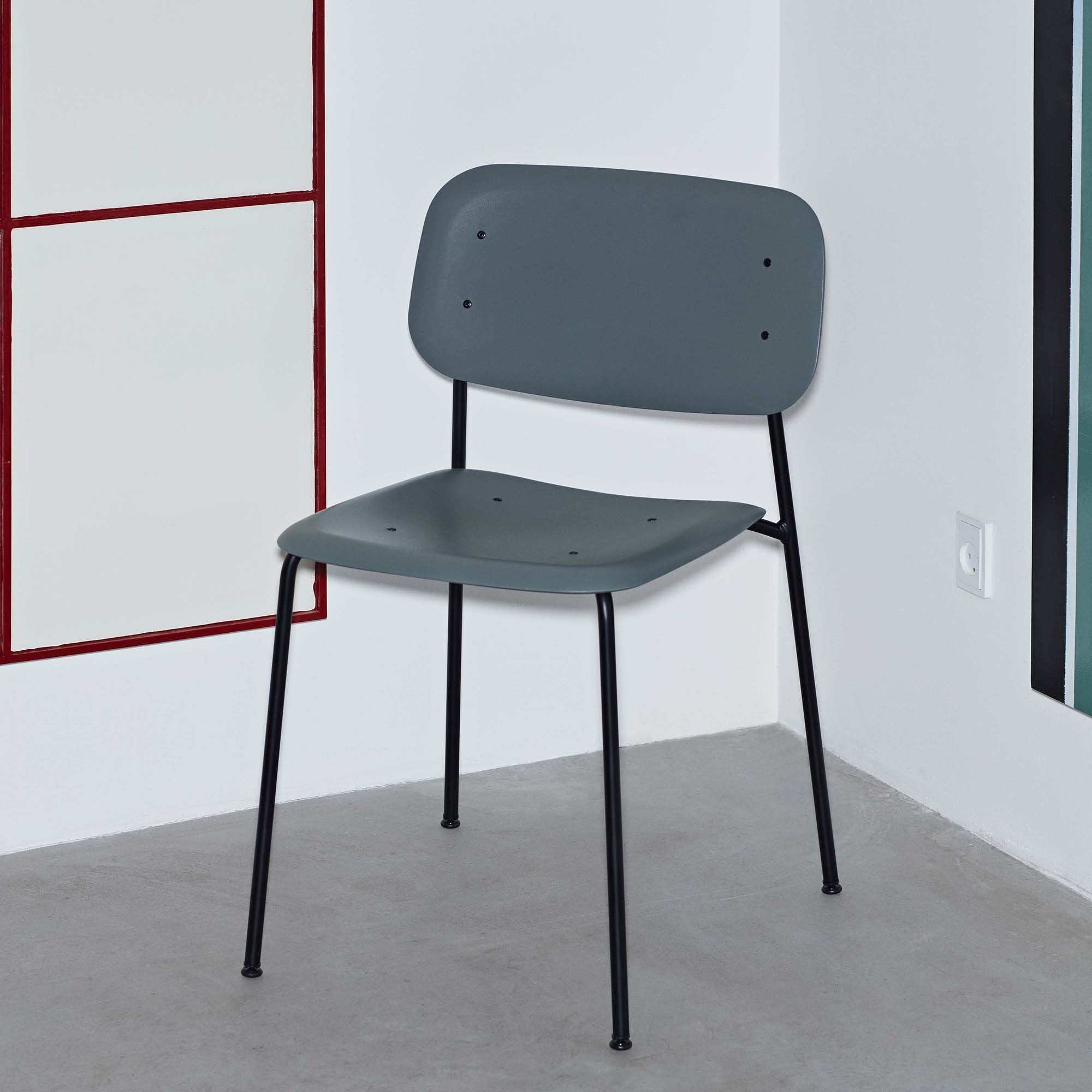 Soft Edge 45 scaun din plastic cu baza metalică