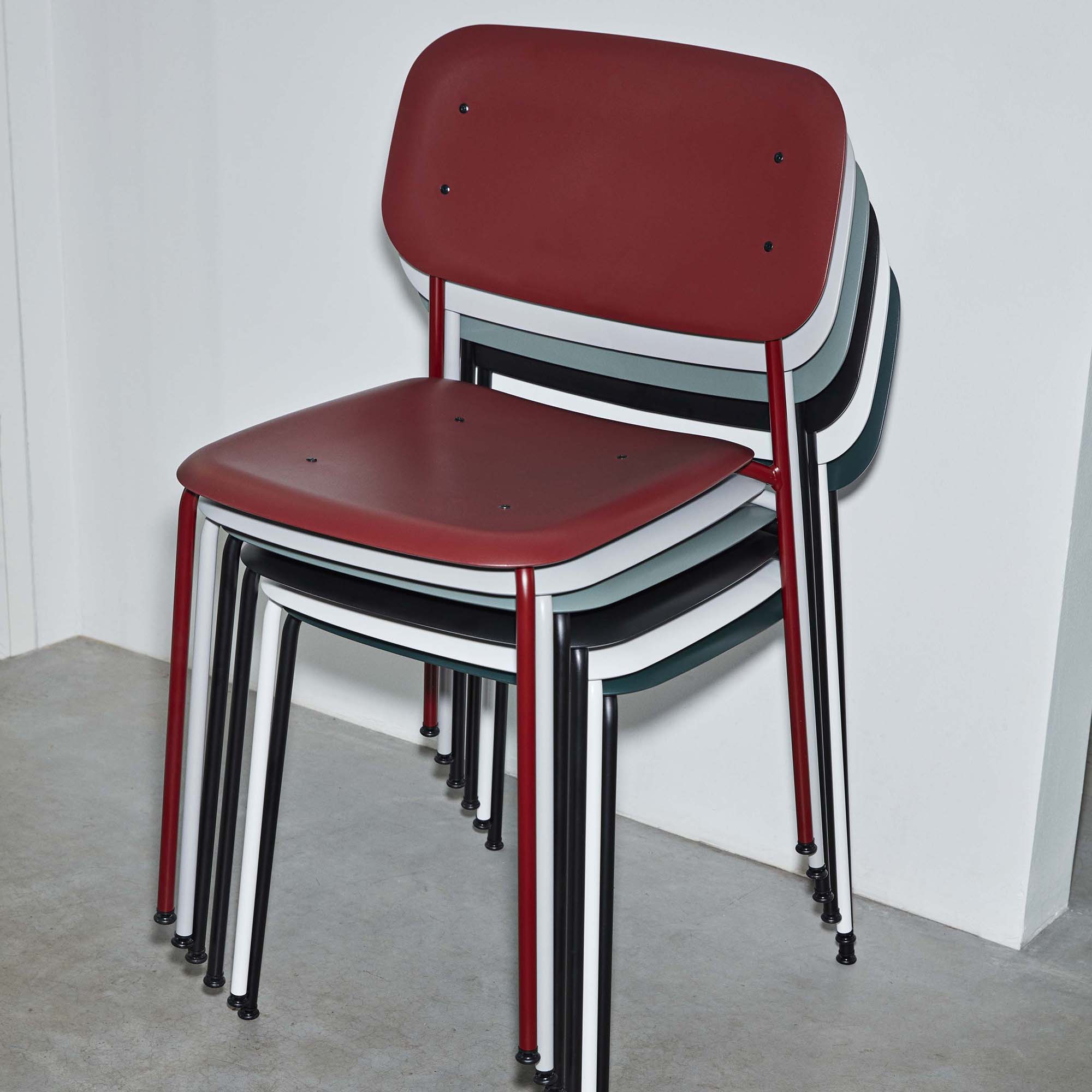 Soft Edge 45 scaun din plastic cu baza metalică