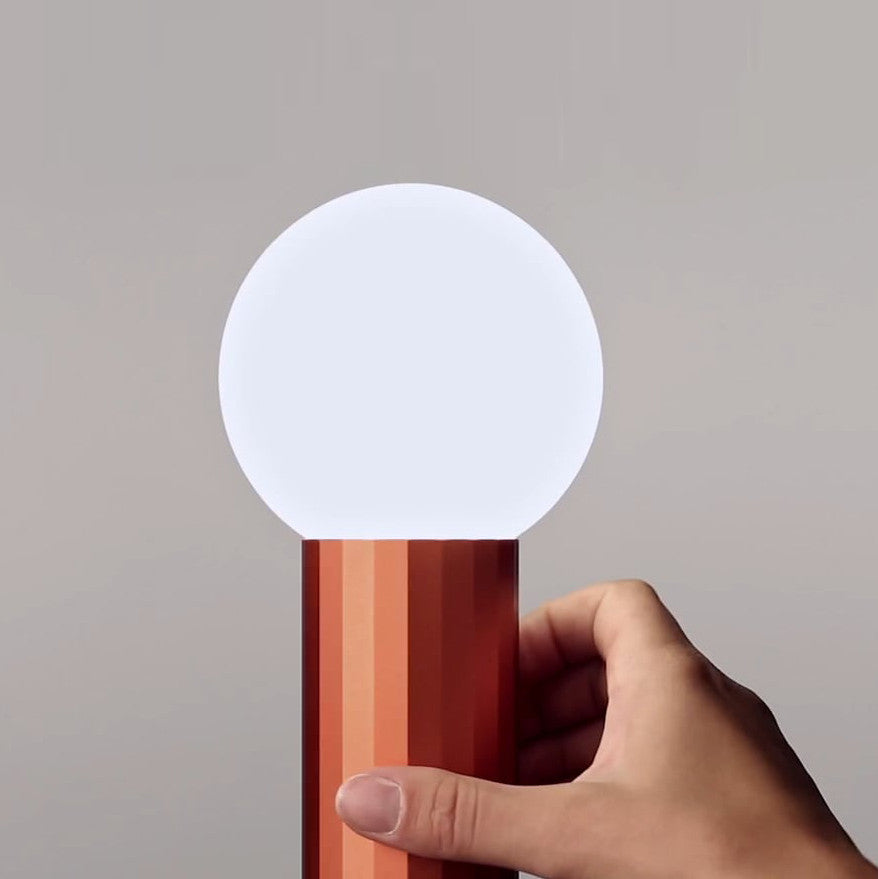 Turn on lampă de masă