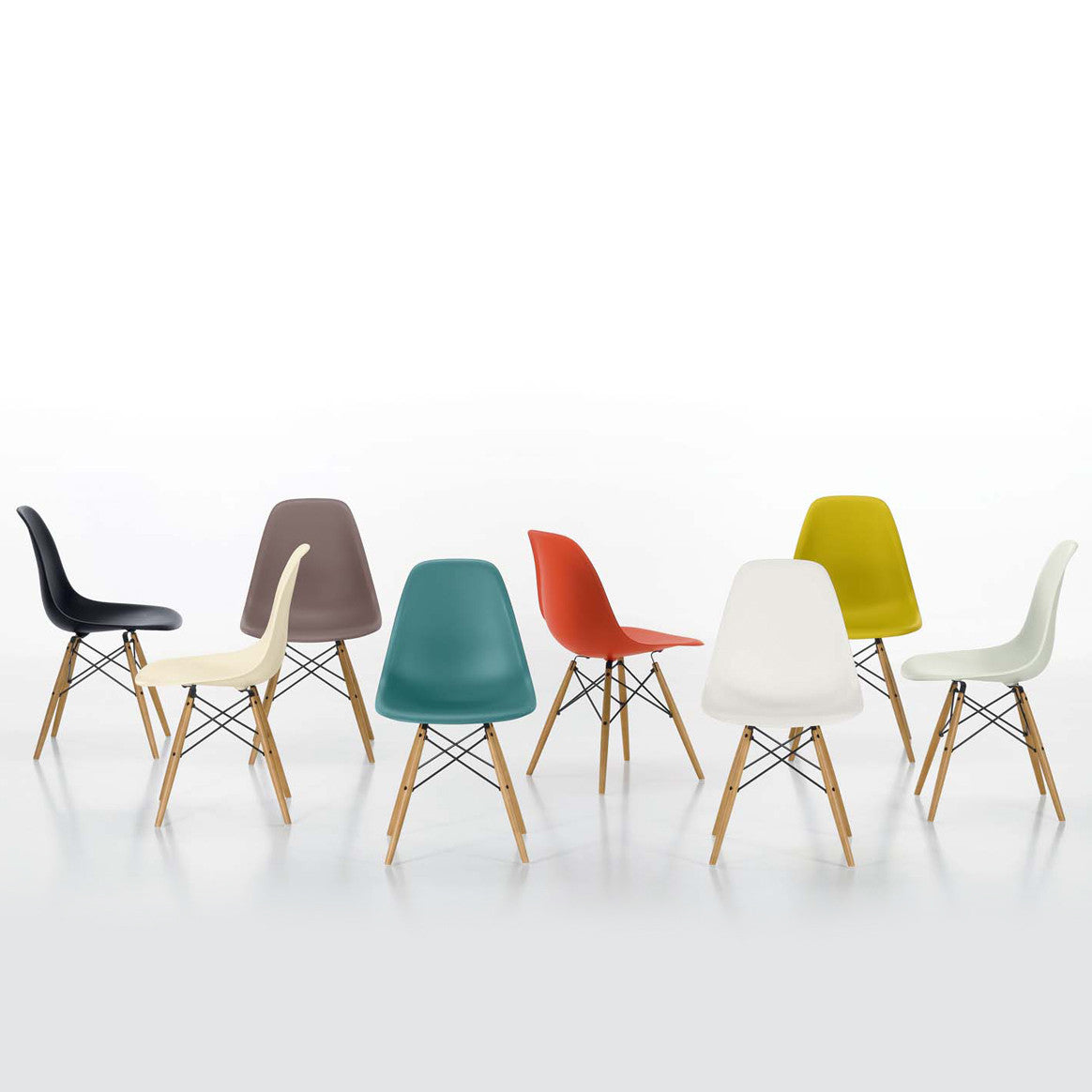 Eames Plastic DSW netapițate, picioare natur, Vitra (toate culorile)