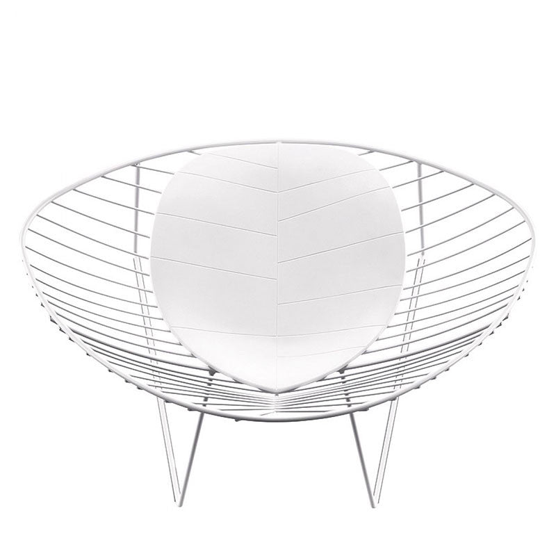 Leaf, un fotoliu lounge potrivit și pentru exterior, un best-seller Arper