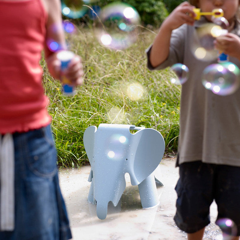 Eames elephant creat de Charles & Ray Eames și produs de Vitra (ambient)