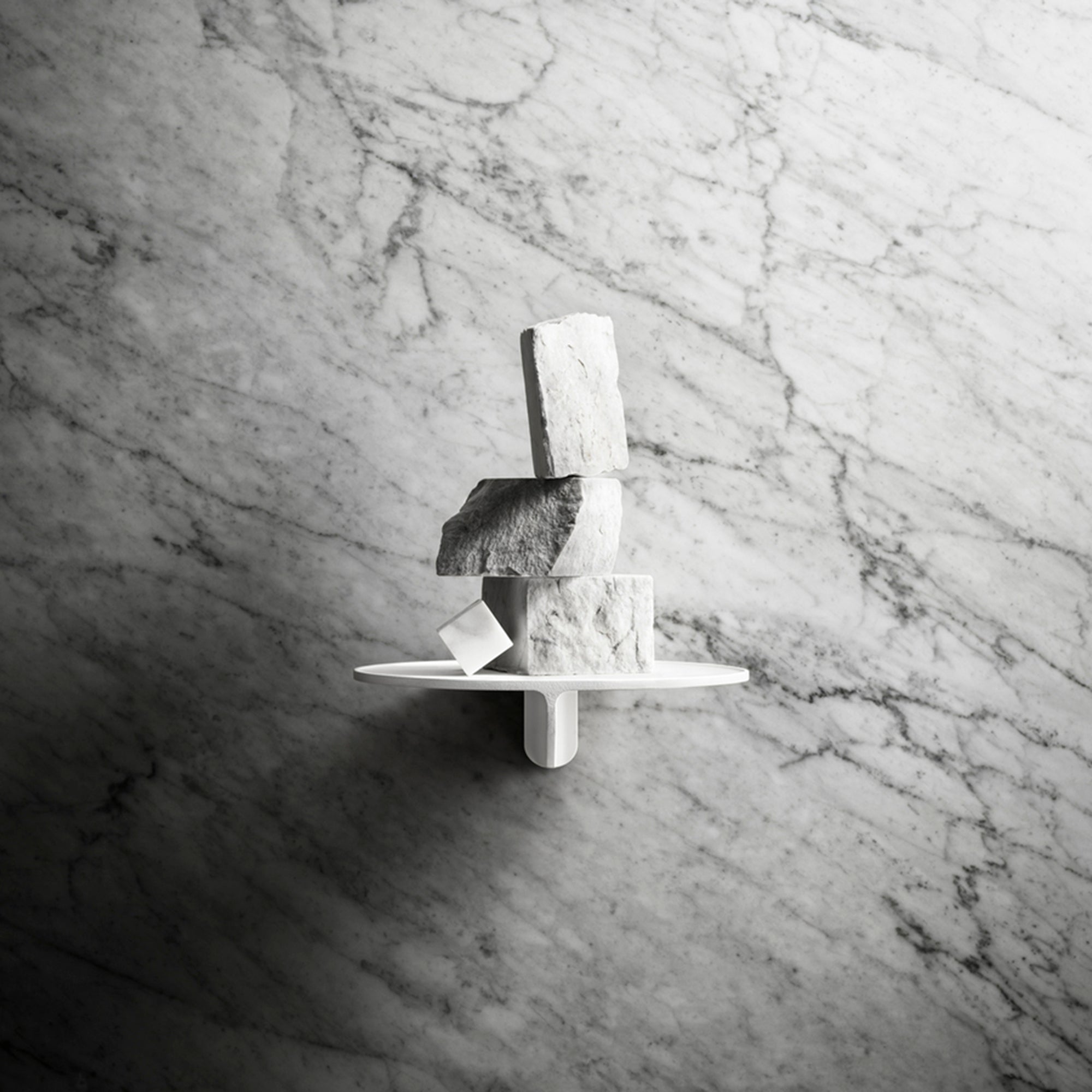 String Museum poliță