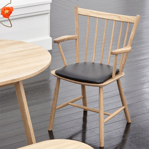 J42 scaun de dining cu cotiere