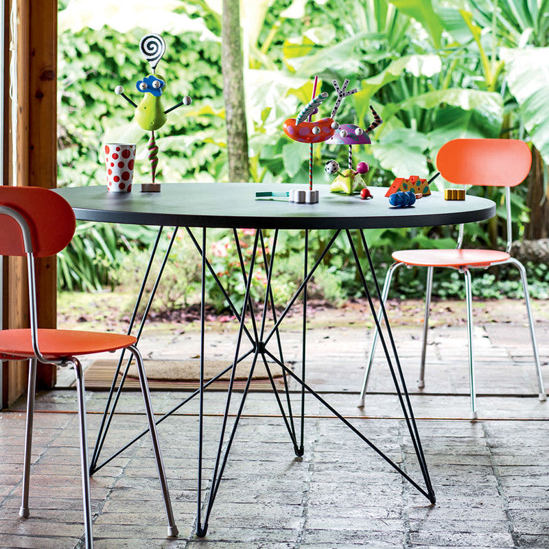 Masa rotundă XZ3 produsă de Magis