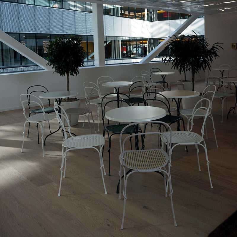 Masa rotundă Vigna produsă de Magis