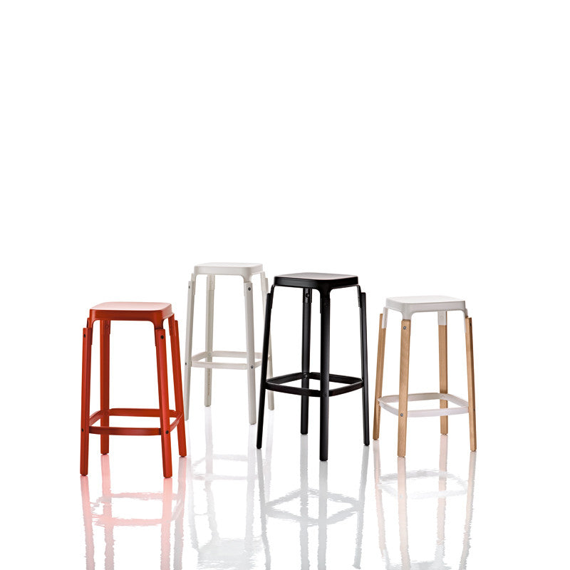 Steelwood Stools produse de Magis și create de frații Bouroullec