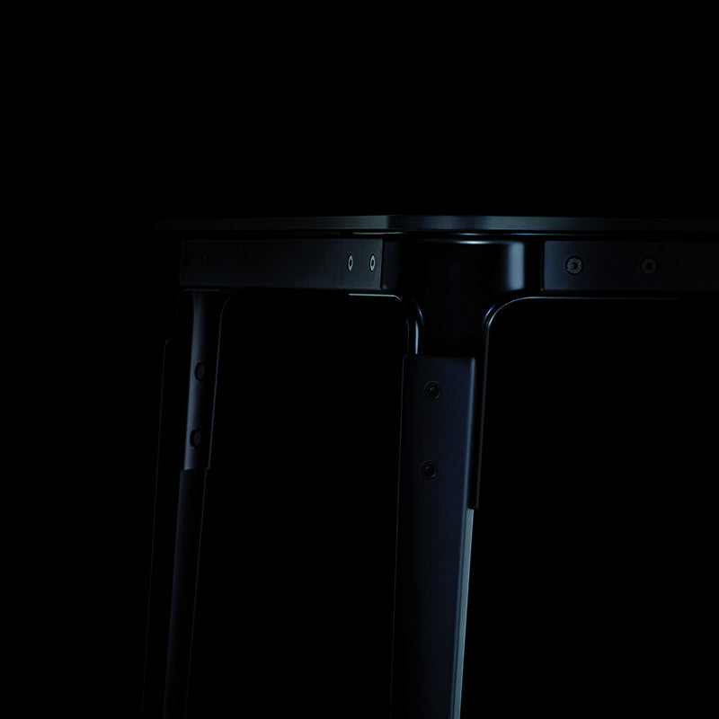 Masa de dining Steelwood semnată Ronan și Erwan Bouroullec pentru Magis