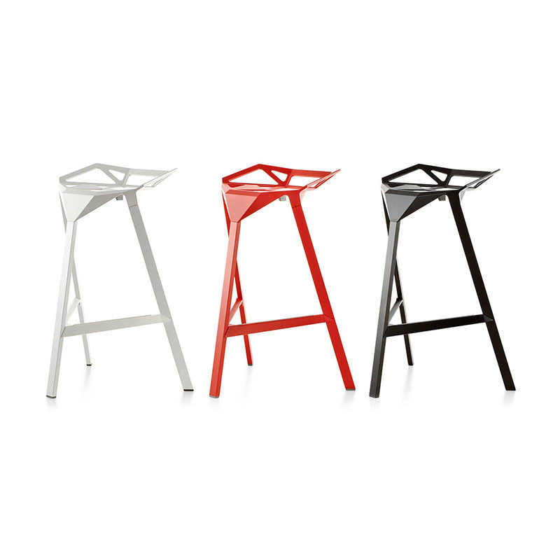 Stool One, un scaun de bar creat de Konstantin Grcic pentru Magis