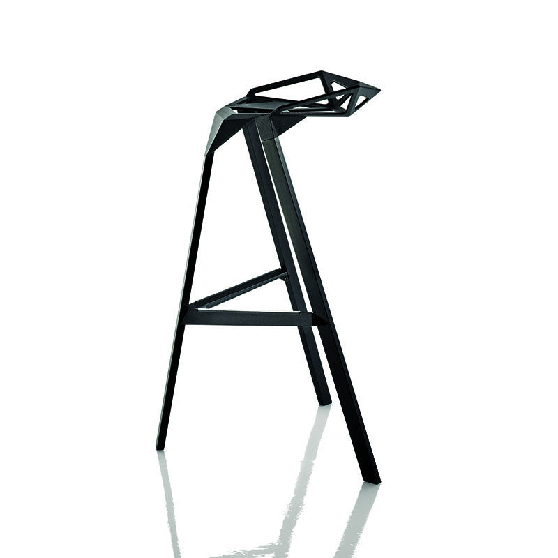Stool One, un scaun de bar creat de Konstantin Grcic pentru Magis