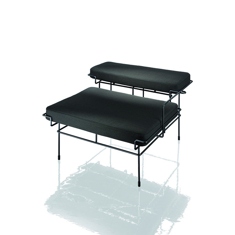 Demifotoliul din colecția Traffic semnată Konstantin Grcic pentru Magis