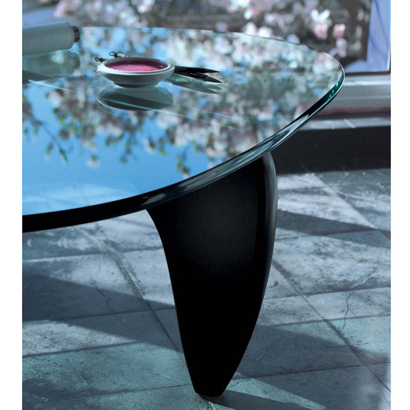Coffee Table, un design icon semnat Isamu Noguchi, produs de Vitra