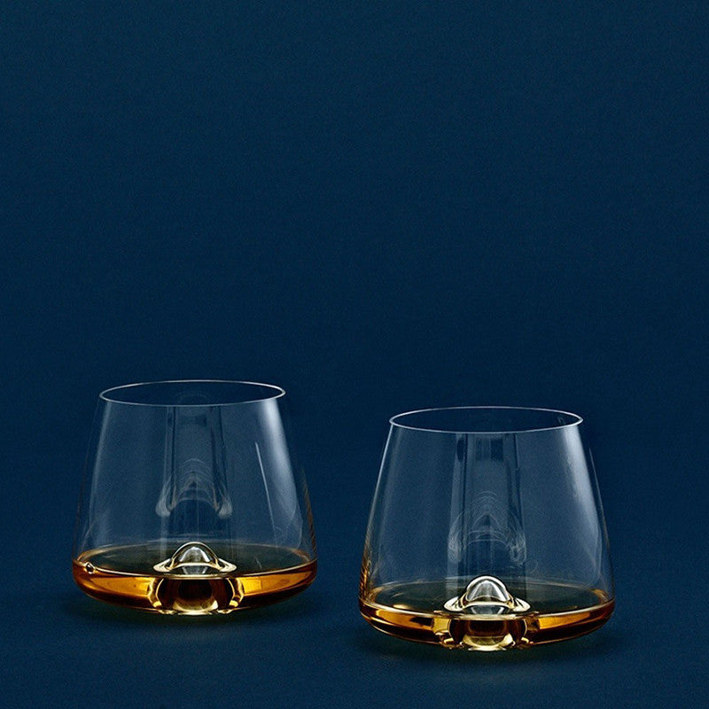 Whiskey Glasses sunt 2 pahare elegante perfecte pentru savurat un alcool fin