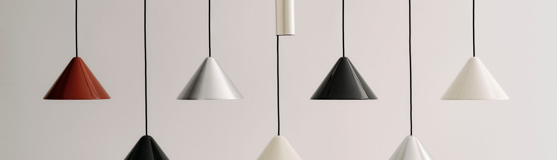 Gama de lămpi Compass de la HAY