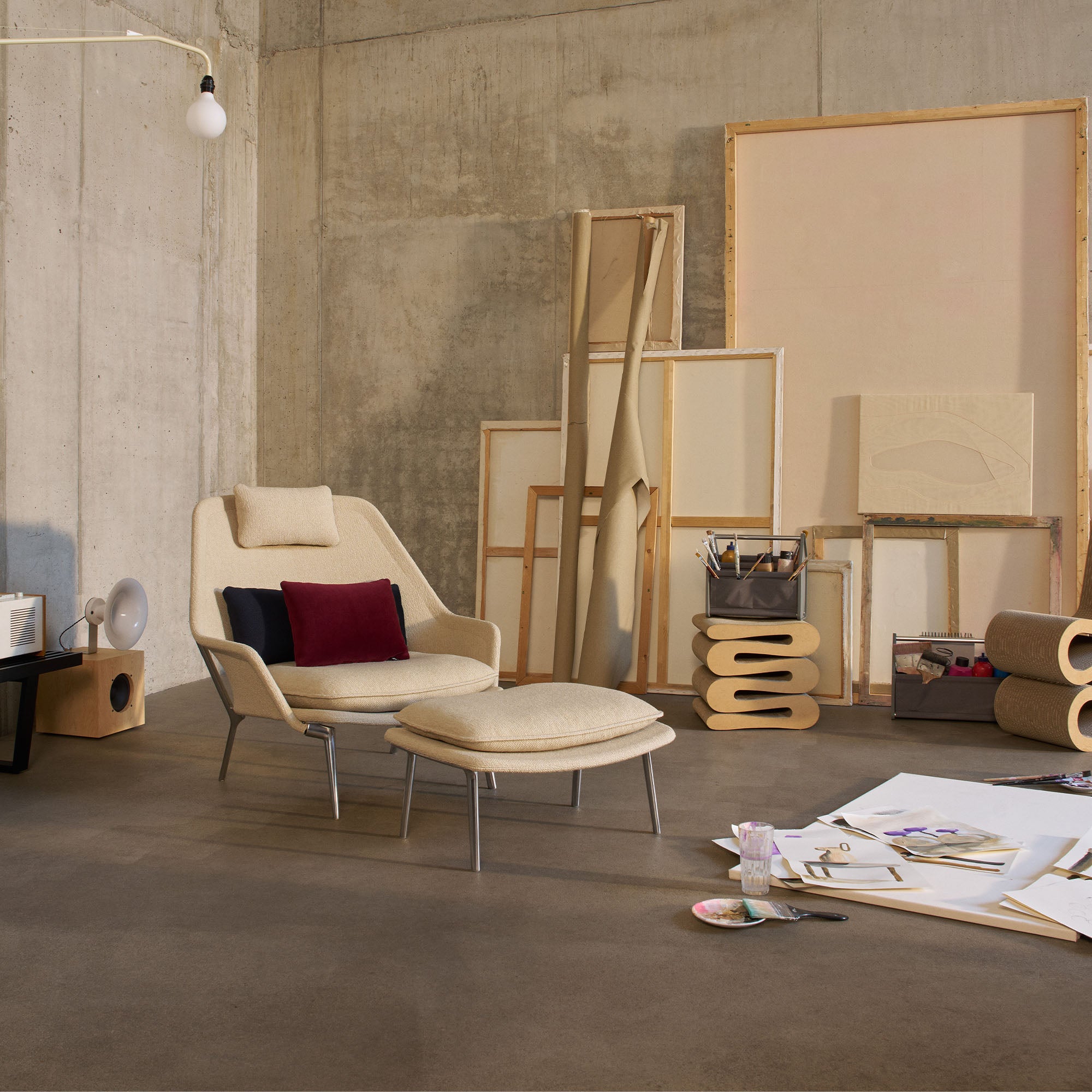 Slow Chair, fotoliu cu otoman bază satinată