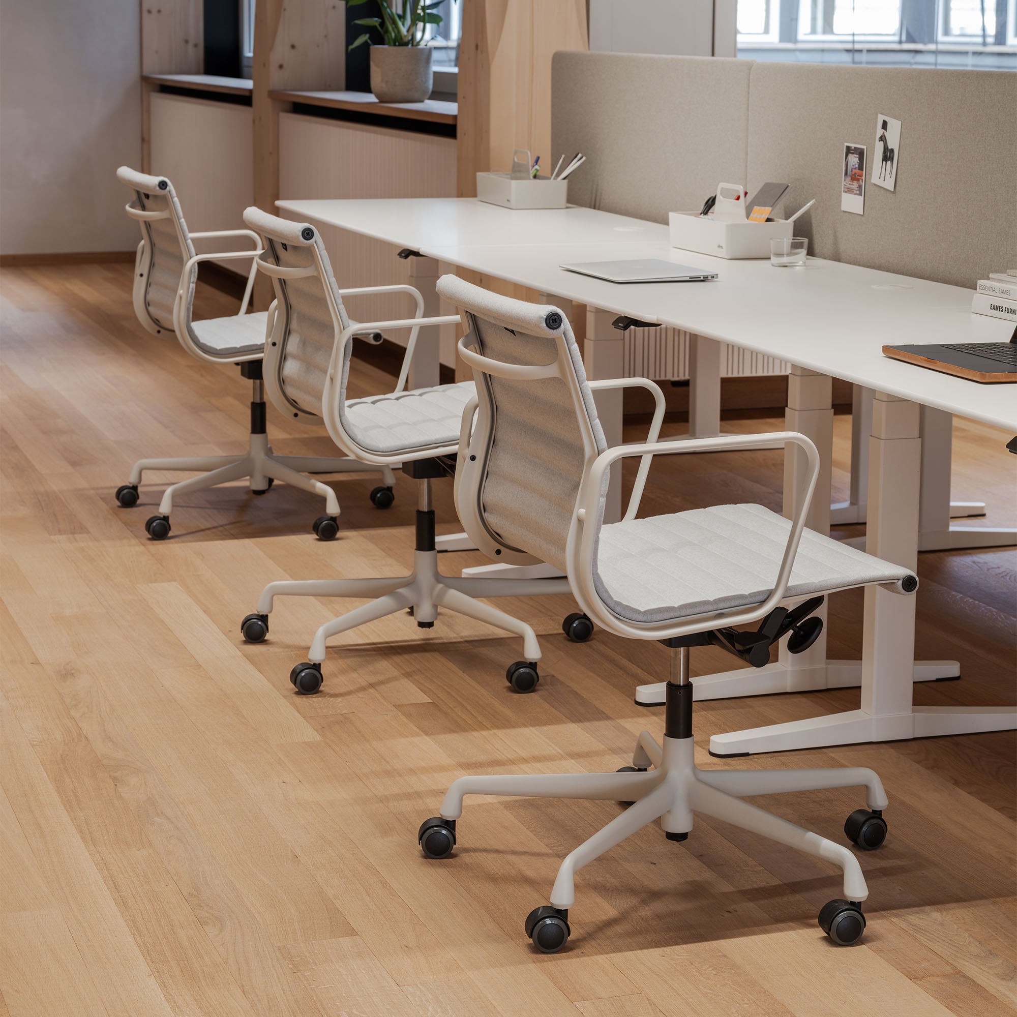 Aluminium EA 117 scaun de birou