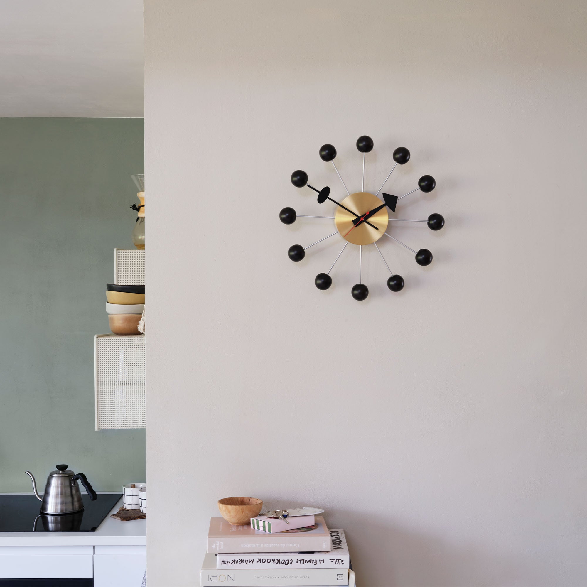 Ball clock ceas de perete