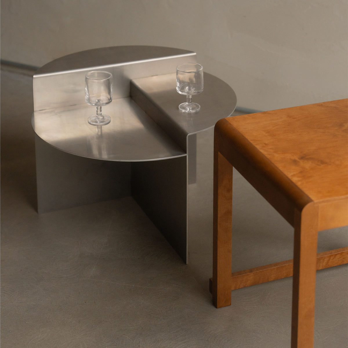 Rivet Side Table Aluminium, măsuță ocazională