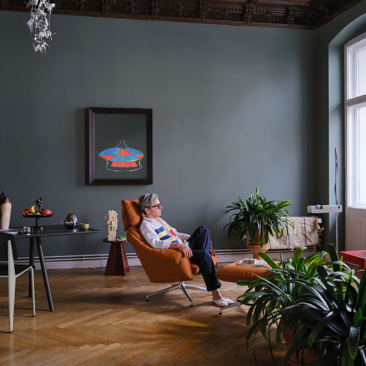 Bascule Highback Lounge Chair cu Otoman, bază metal