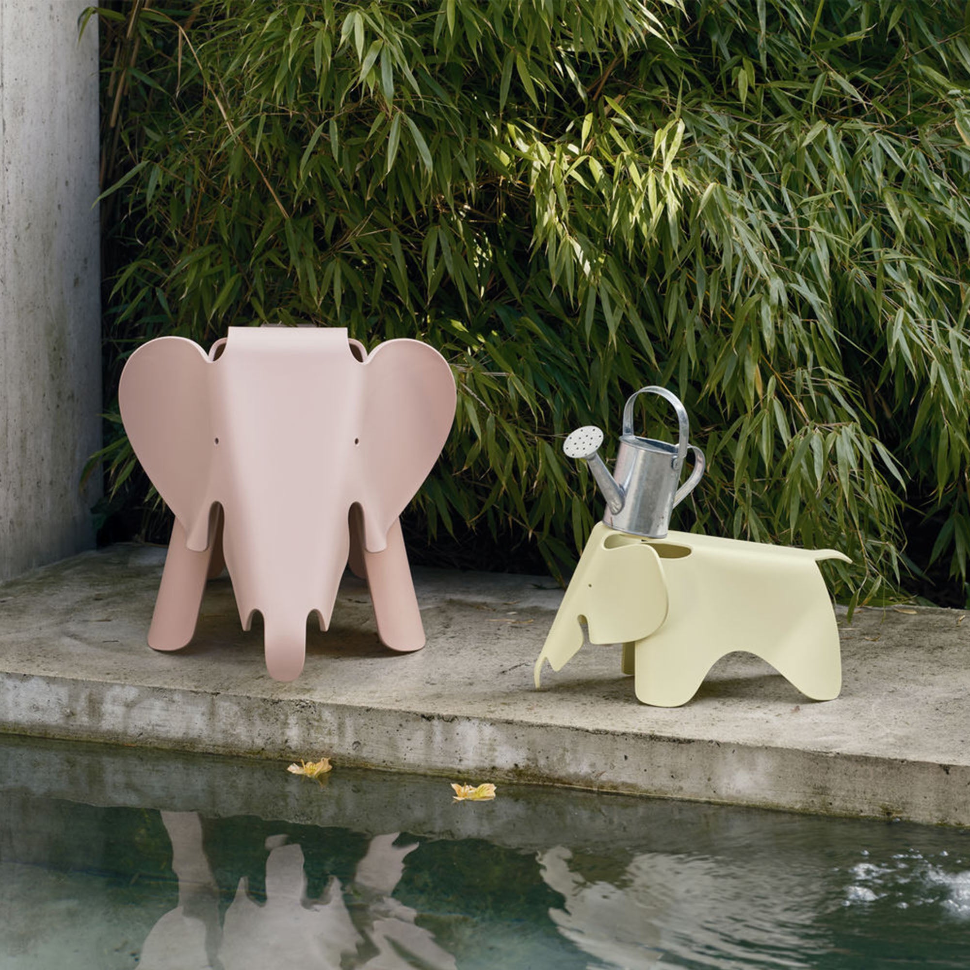 Eames Elephant pale rose RE, S obiect decor