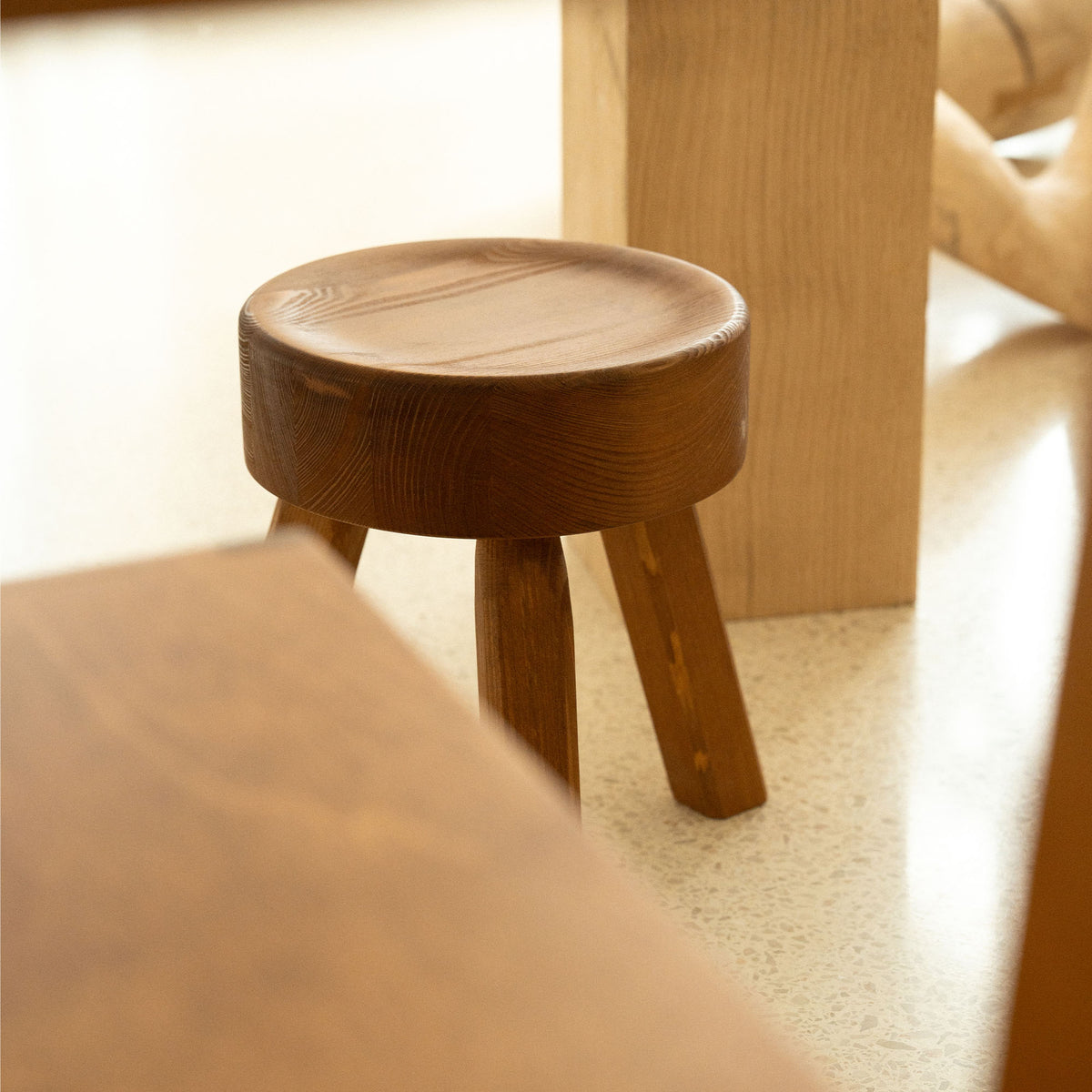AML Stool, taburet din lemn