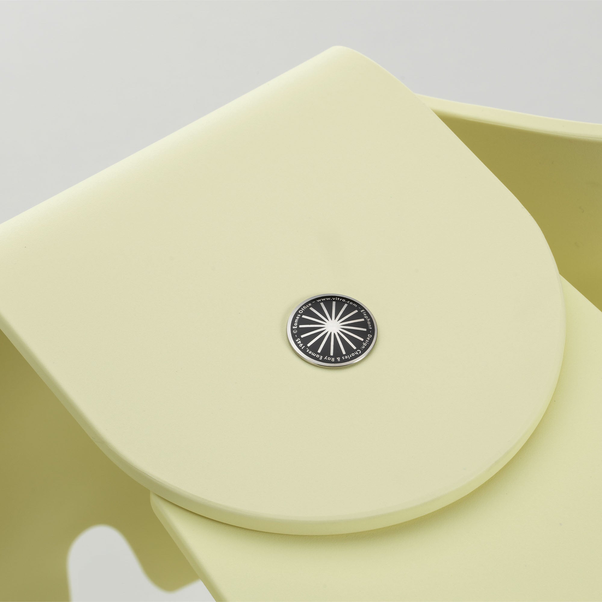Eames Elephant canary RE S, obiect decor