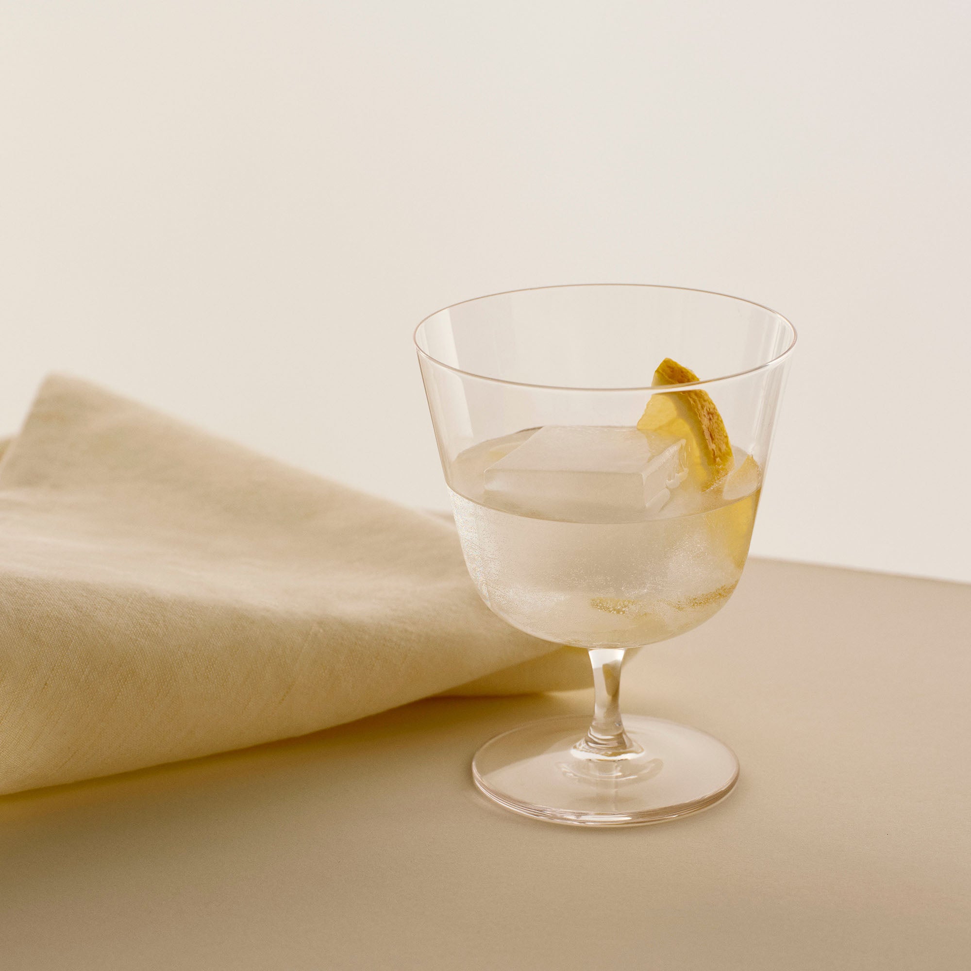 Curve Stem Glass, set de două pahare