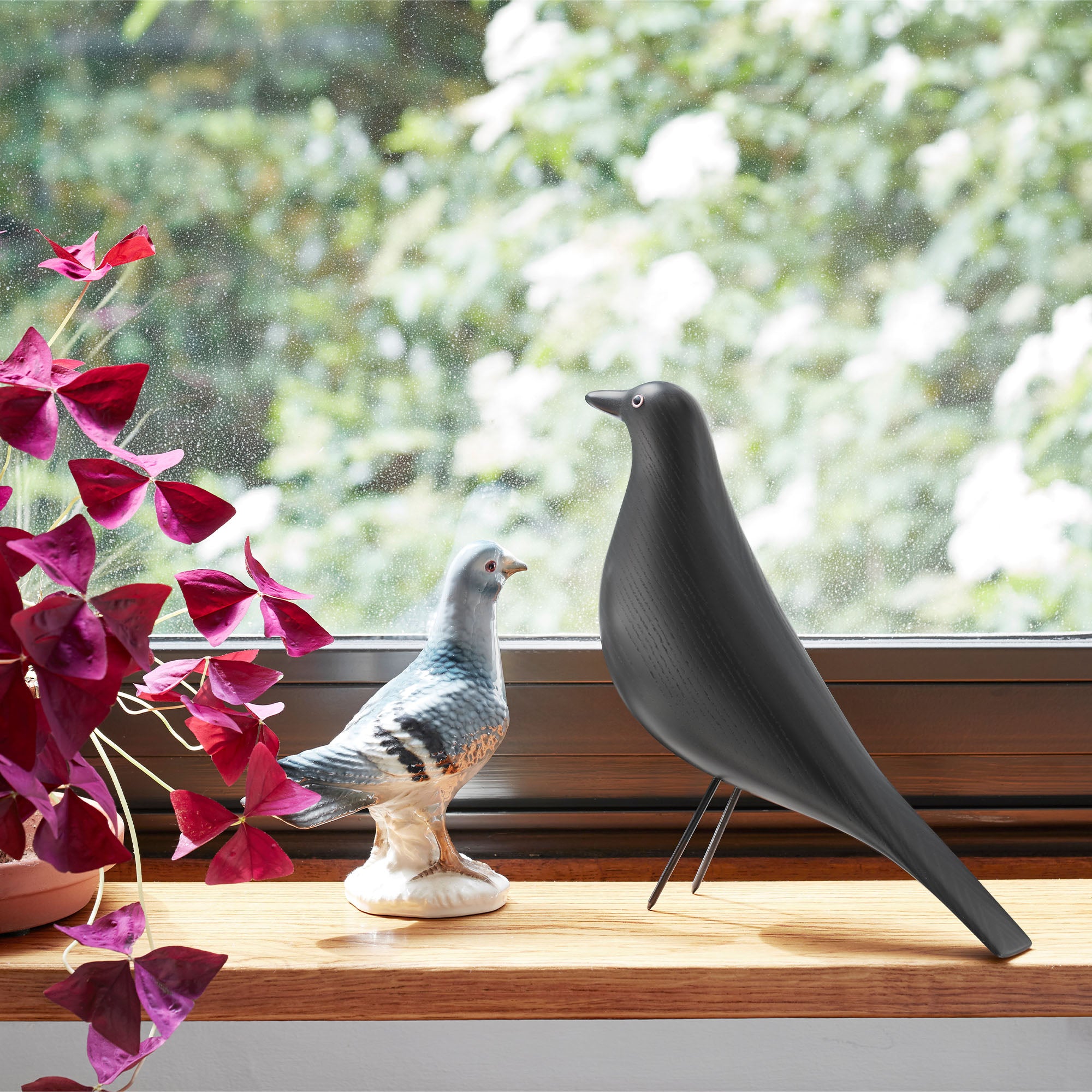 Eames House Bird, o figurină din lemn de anin, reprezentativă