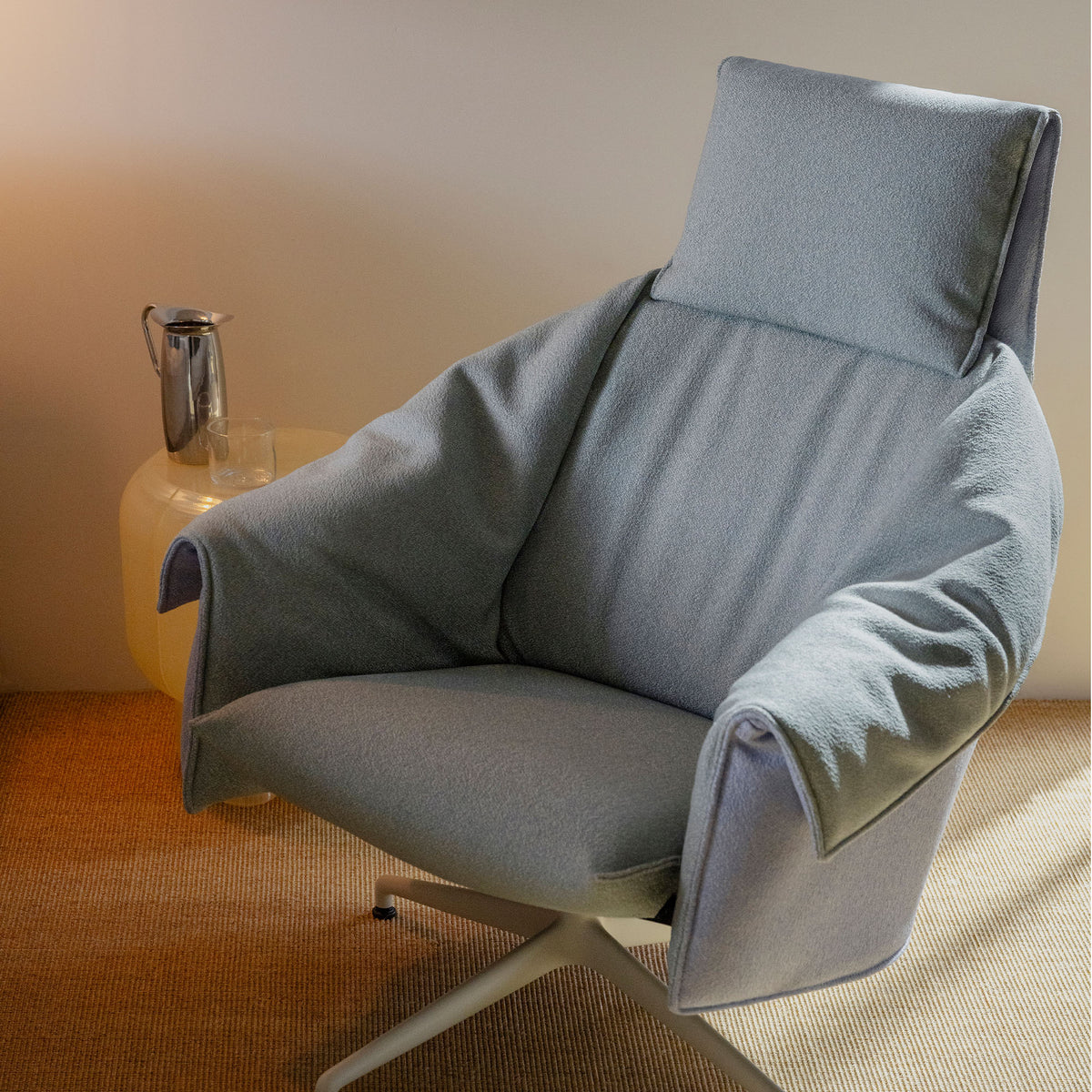 Bascule Highback Lounge Chair cu Otoman, bază metal
