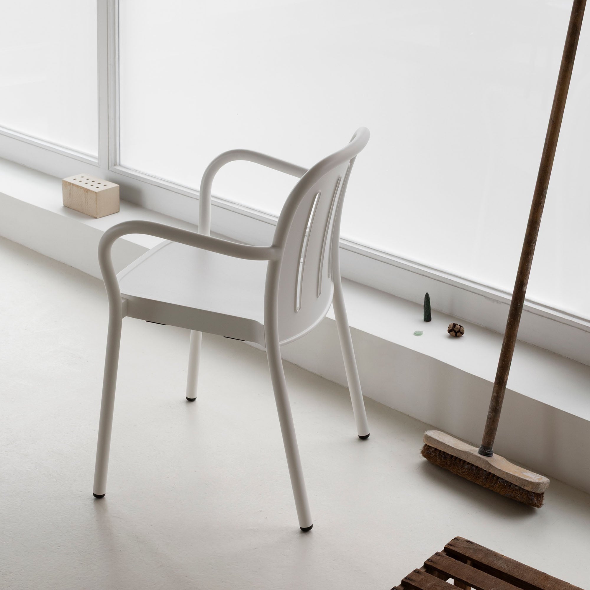 Deville Armchair, scaun de exterior cu cotiere
