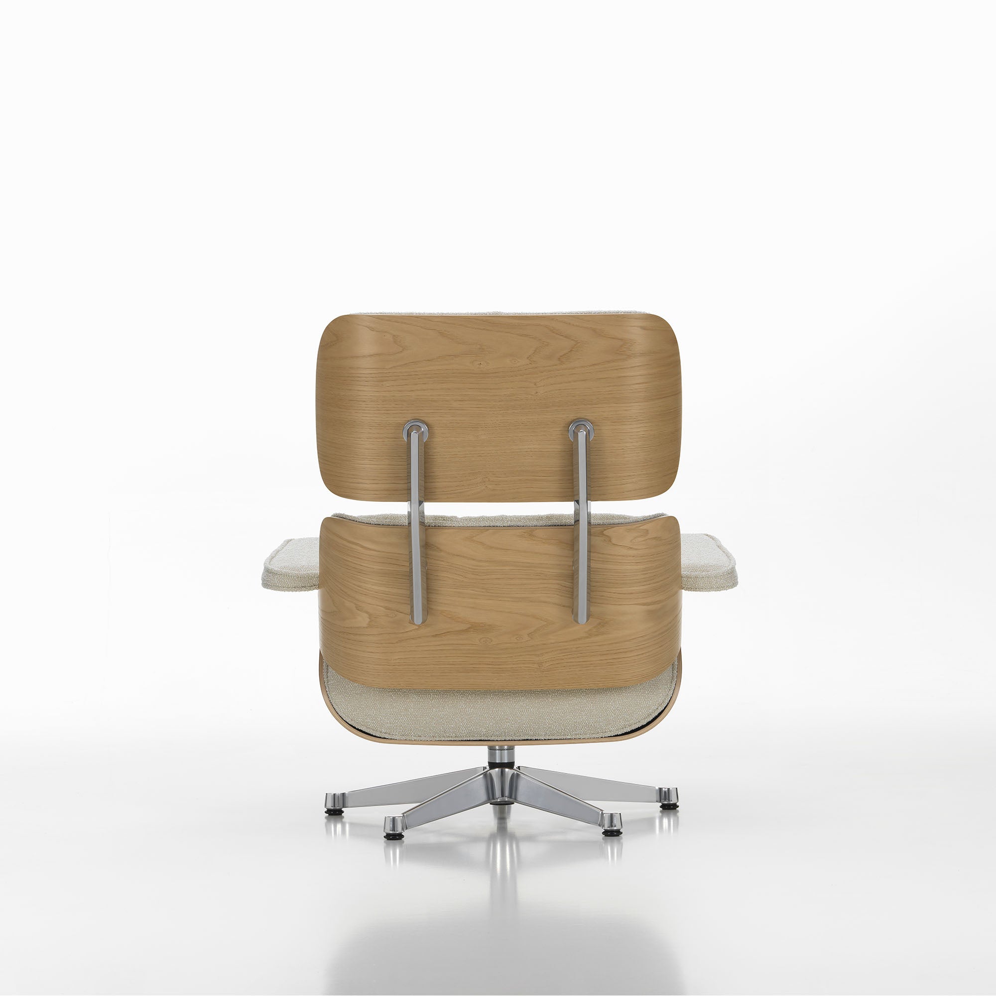 Eames Lounge Chair cu Otoman, lemn de castan și bază satinată