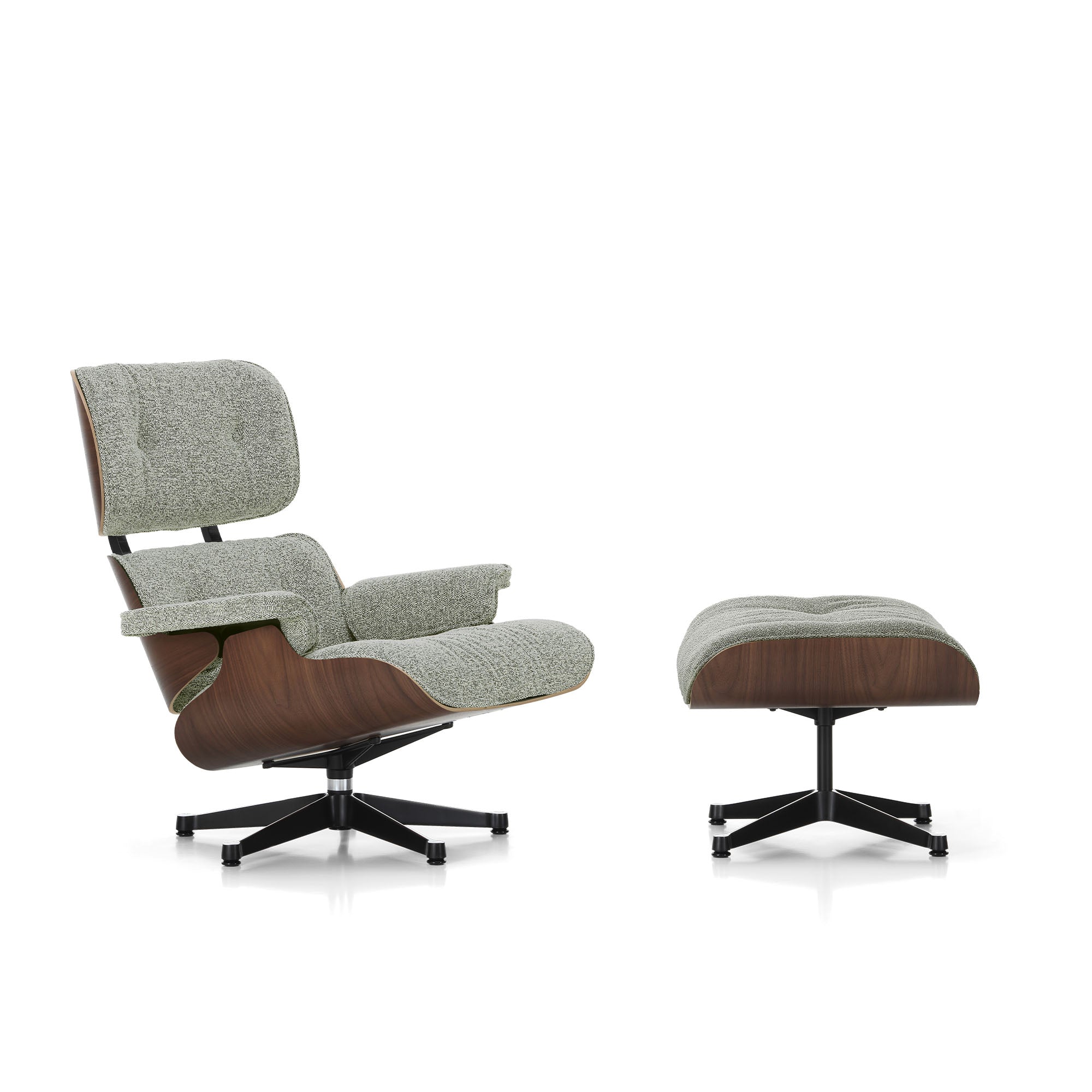 Eames Lounge Chair cu Otoman, lemn de nuc băițuit și bază satinată cu laterale negre