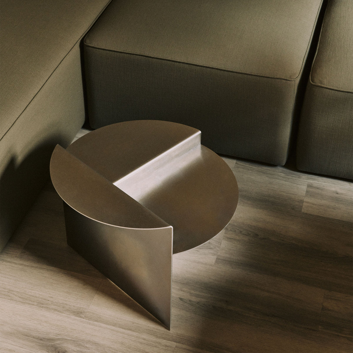 Rivet Side Table Aluminium, măsuță ocazională