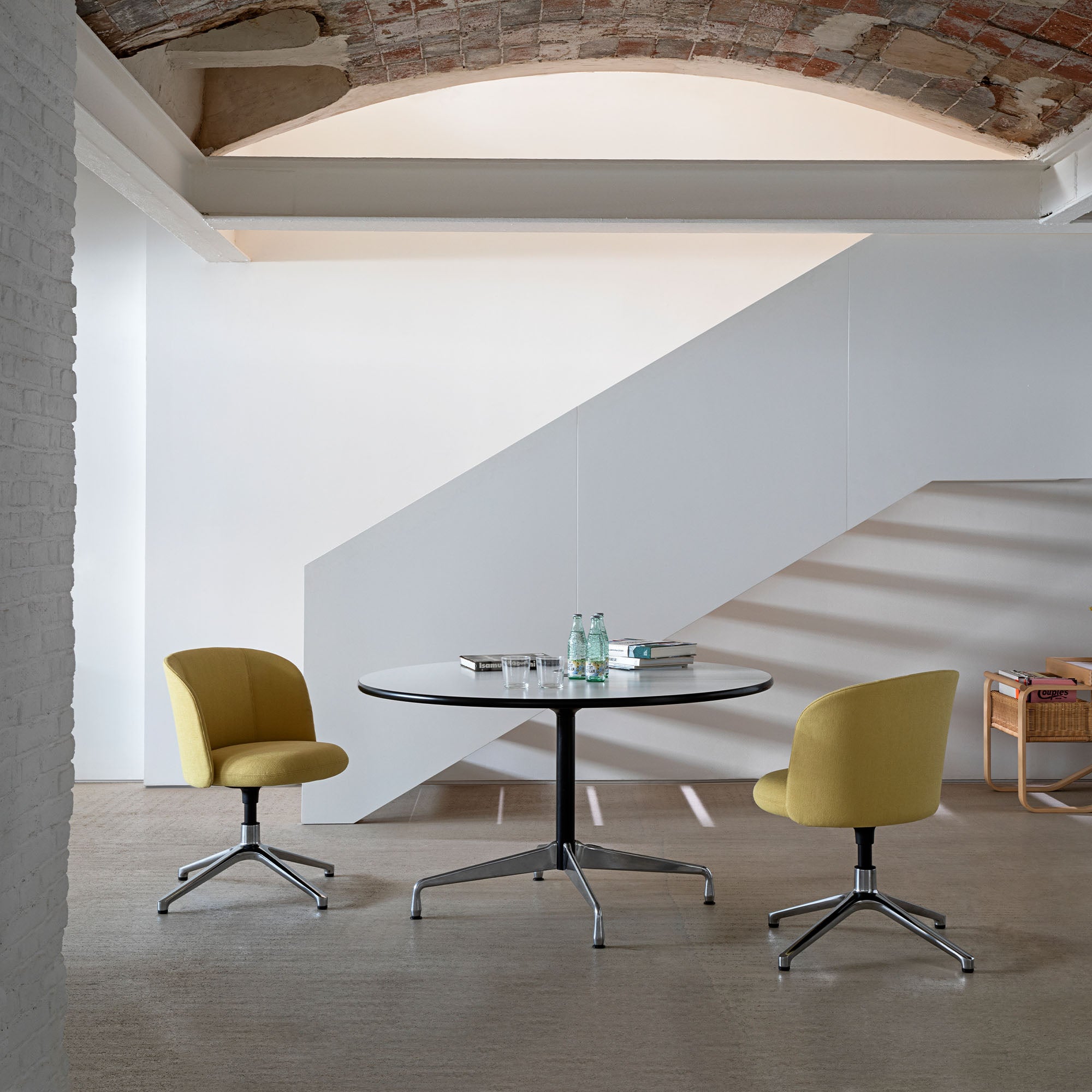 Eames Segmented Table, masă de dining rotundă Ø130 cm
