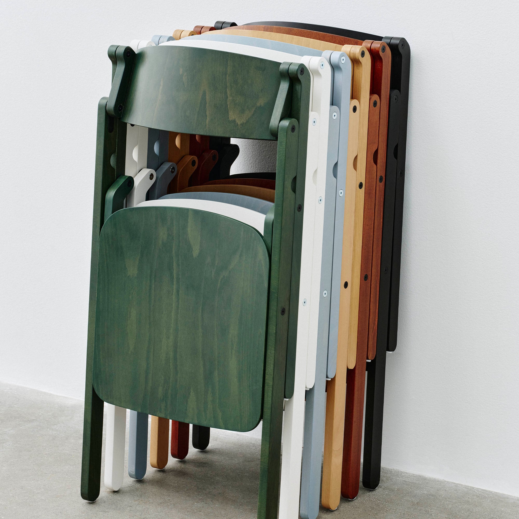 Backflip chair, scaun pliabil din lemn