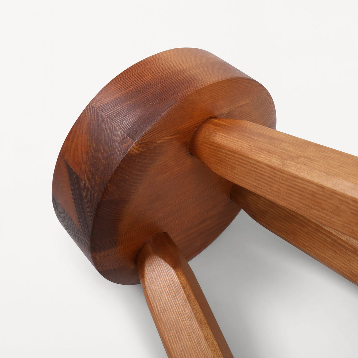 AML Stool, taburet din lemn