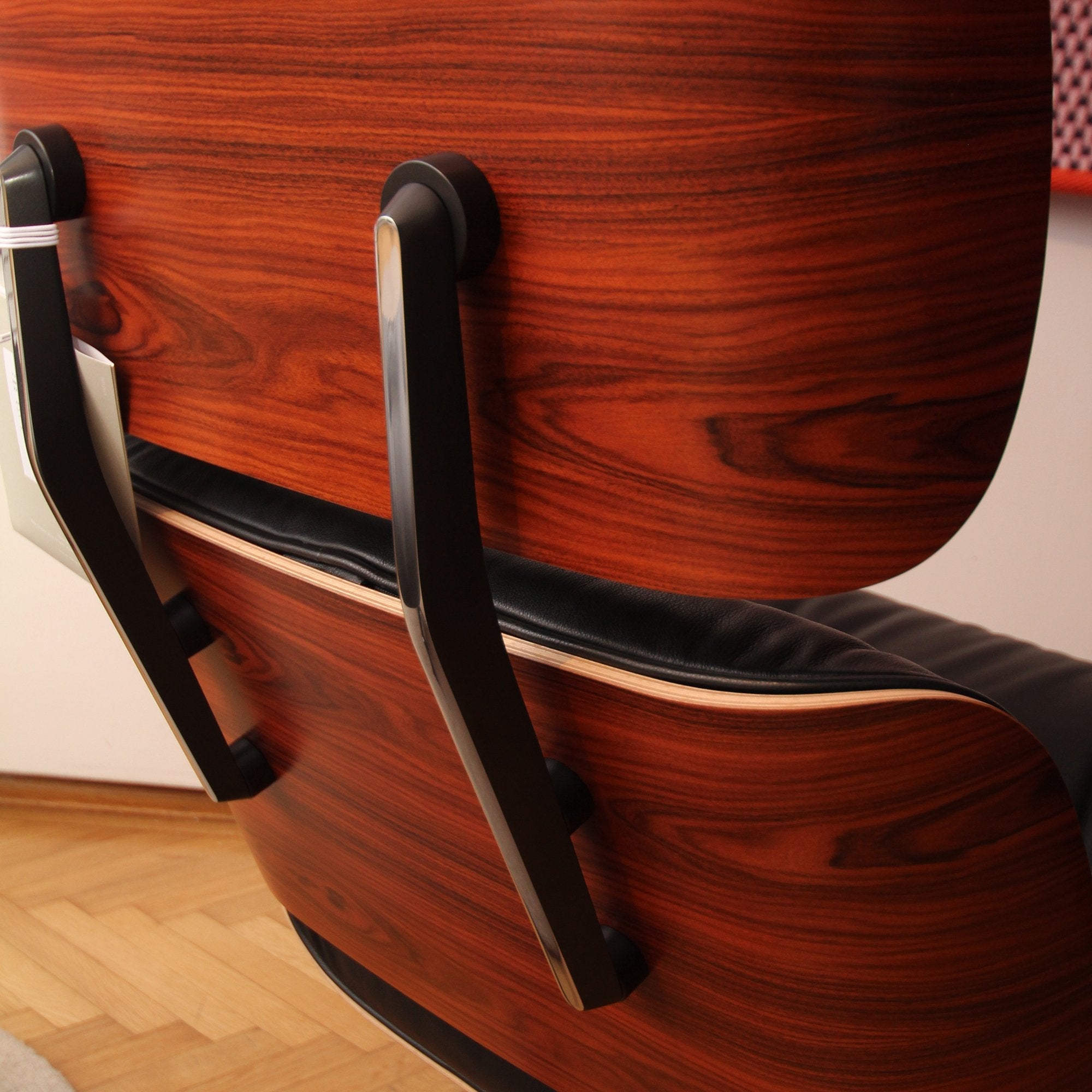 Eames Lounge Chair cu Otoman (lemn din palisandru)