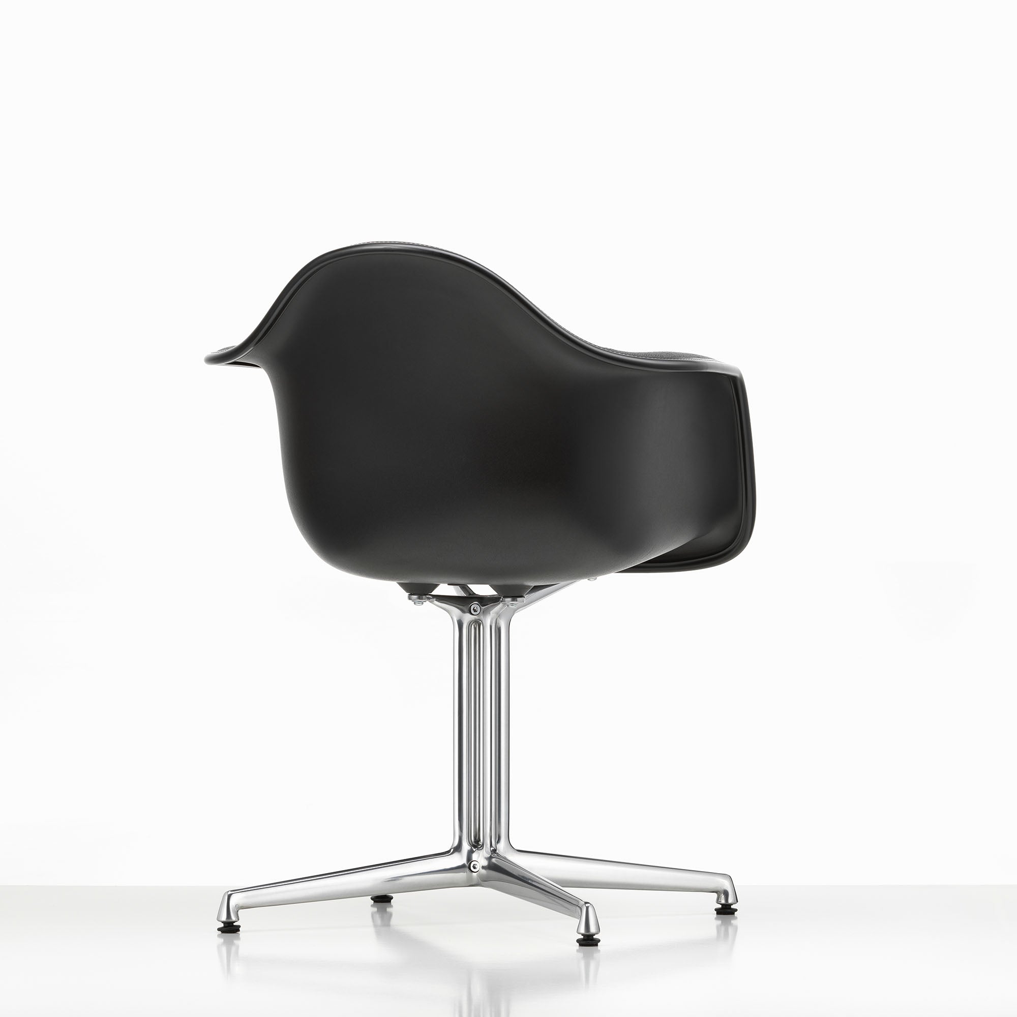 Eames Plastic RE DAL cu interior tapițat