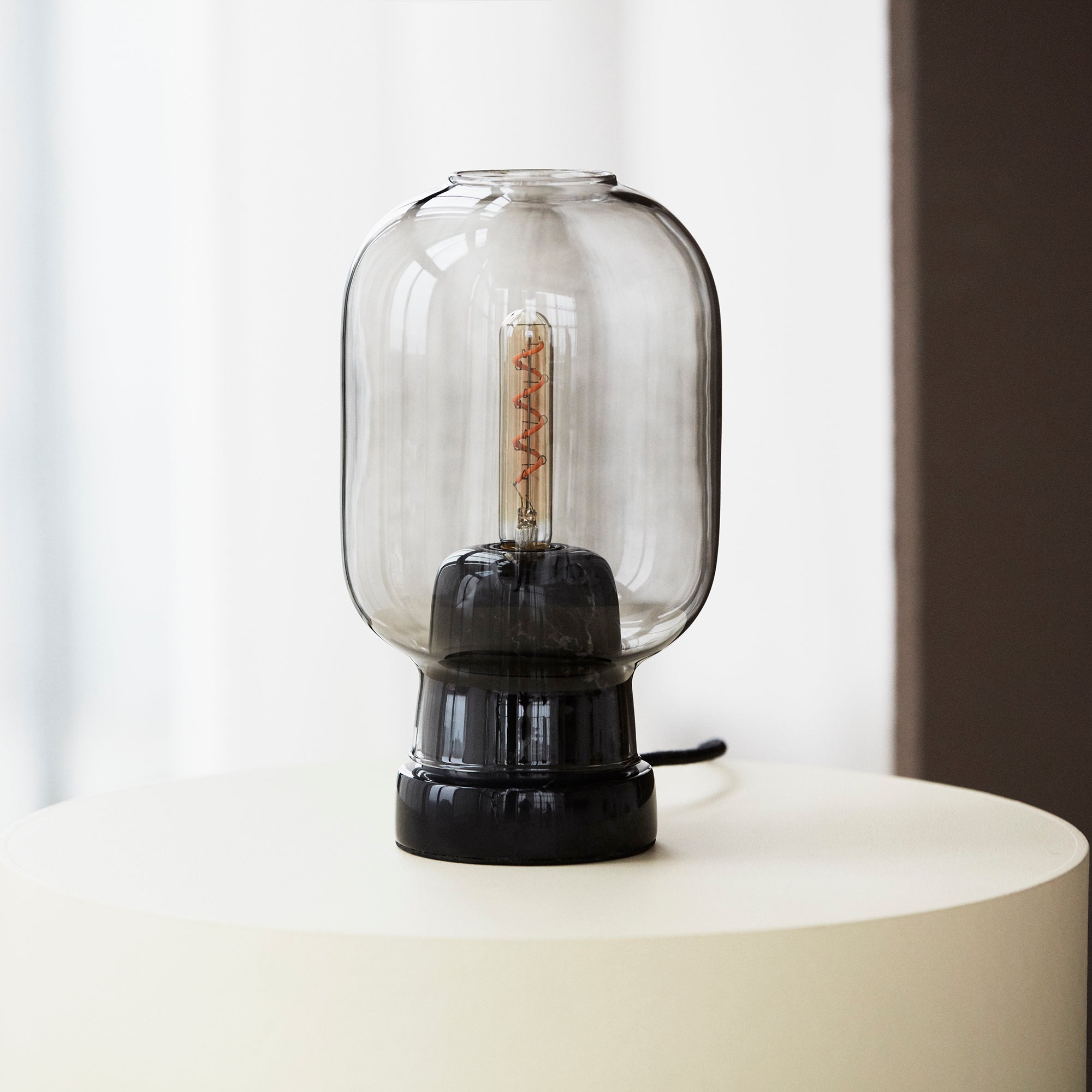 Amp Table Lamp, lampă de masă