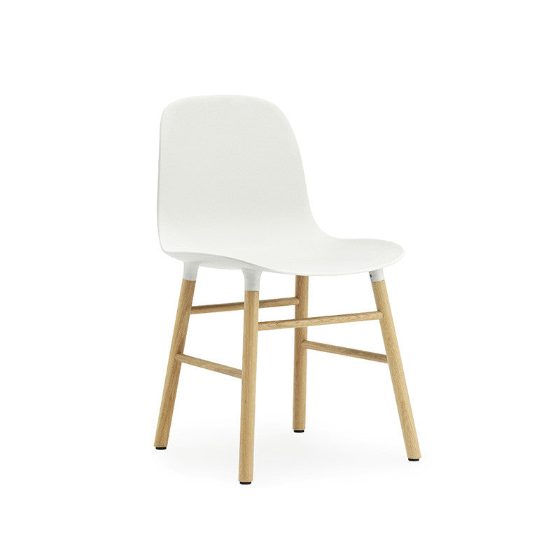 Form, scaun de dining produs de Normann Copenhagen