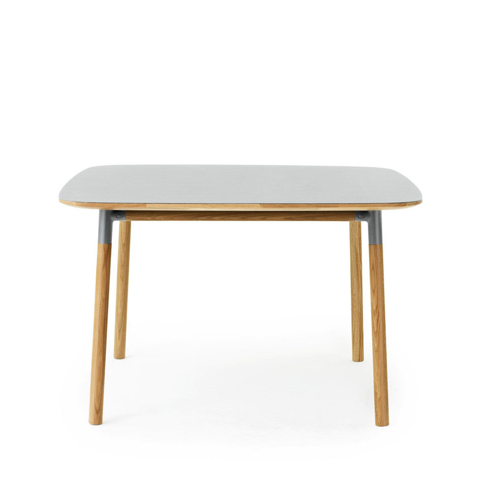 Masa Form de la Normann Copenhagen