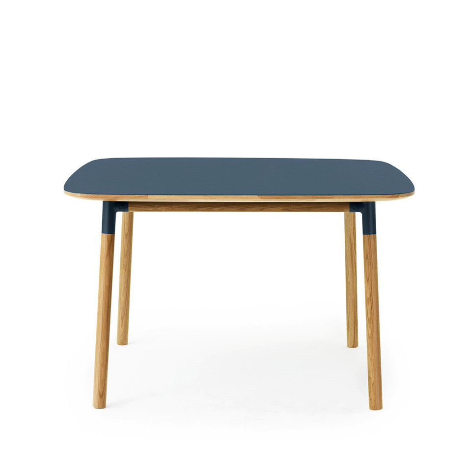 Masa Form de la Normann Copenhagen