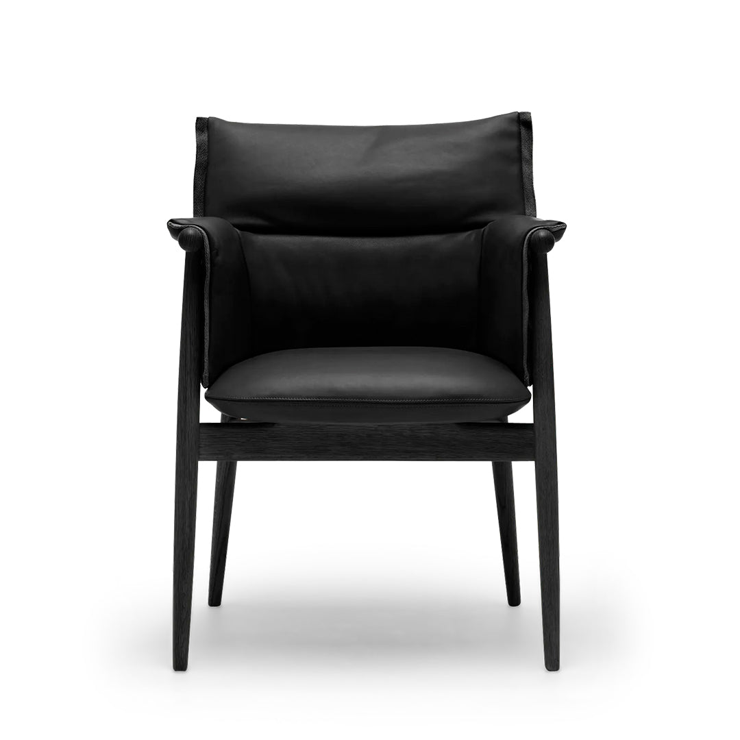E005 Embrace Chair, fotoliu