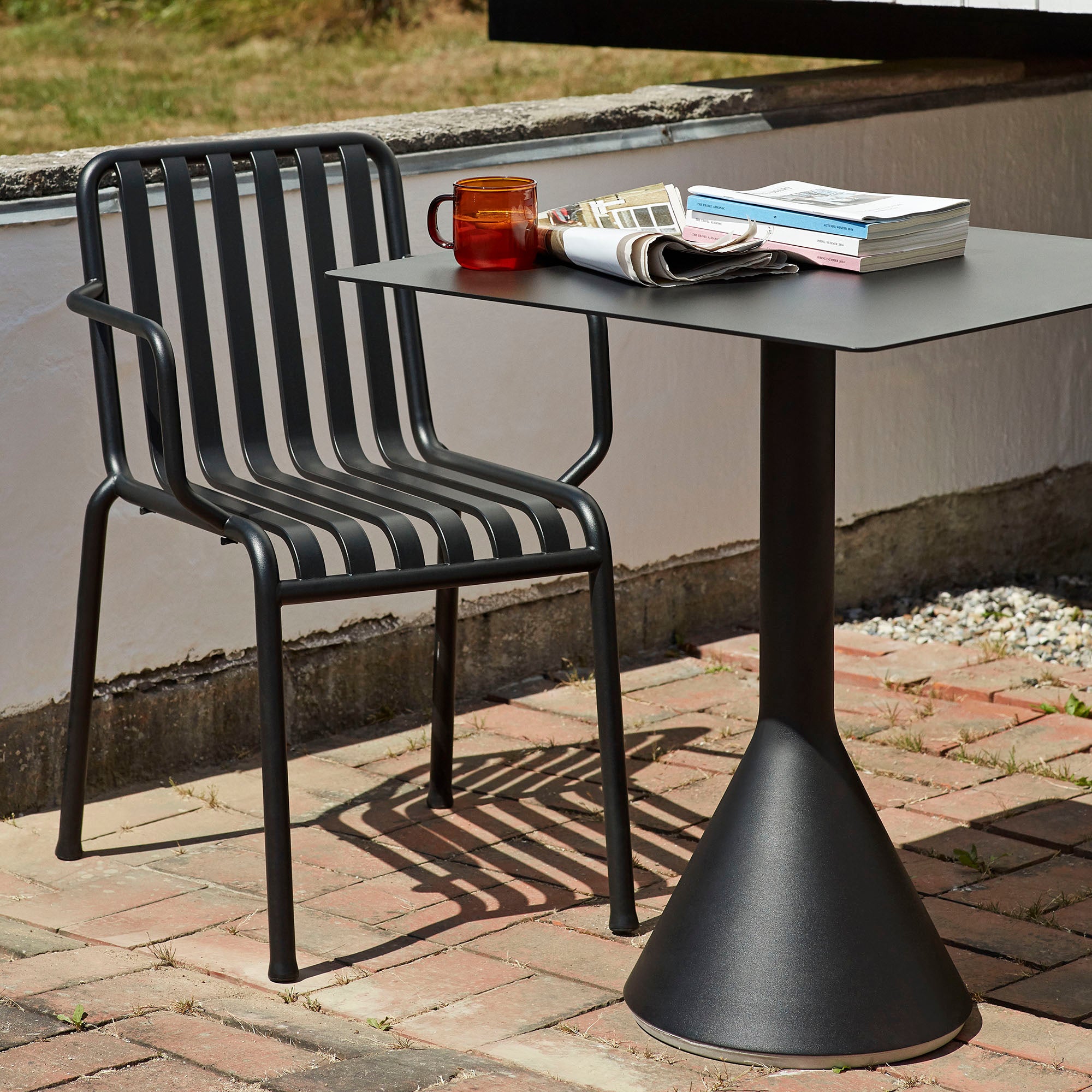 Palissade Cone Table, masă pentru exterior 65x65 cm
